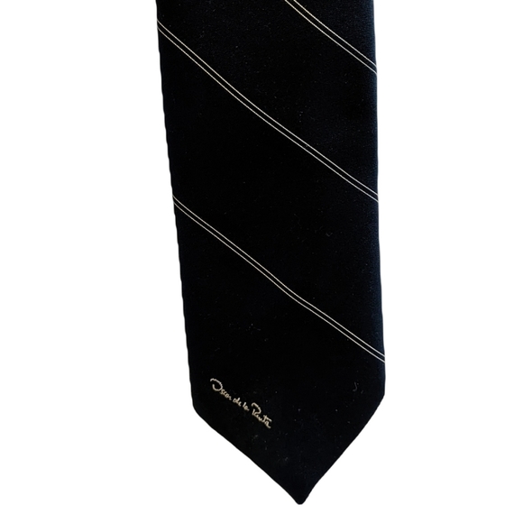 Oscar de la Renta Other - Vintage Navy Blue Stripe Oscar De La Renta Skinny Tie